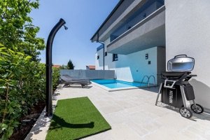 Luxury Villa Adria - Gallery Image 1
